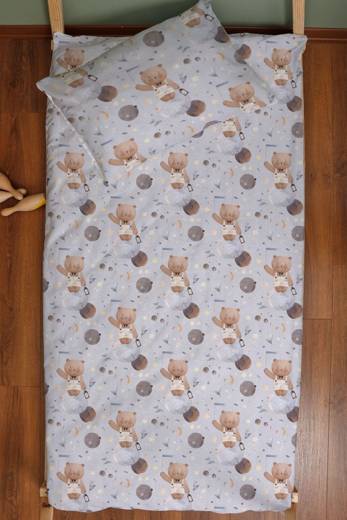 Organik Montessori Nevresim Seti (100x200) - Uzayda Ayı - Görsel 3