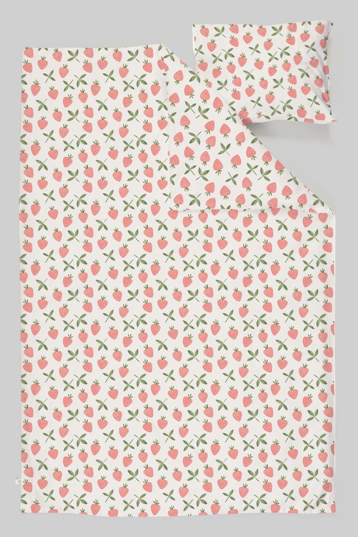 Organik Park Yatak Nevresim Takımı (80x120) - Tatlı Çilek Bahçesi - Görsel 3