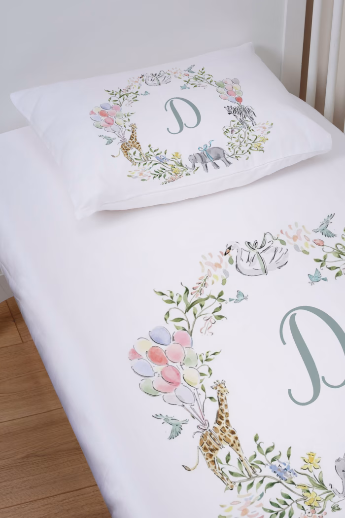 1_org_zoom-681.jpg Organik Bebek Boy Lastikli Çarşaf Seti - Safari Serisi - D Harfi - Markkombin